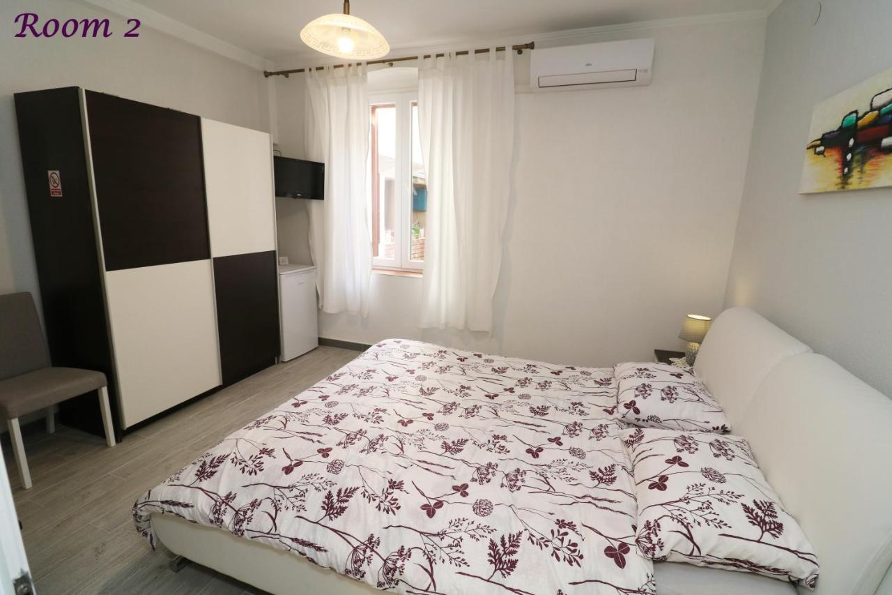 Old Town Rooms And Apartment Poreč Eksteriør billede