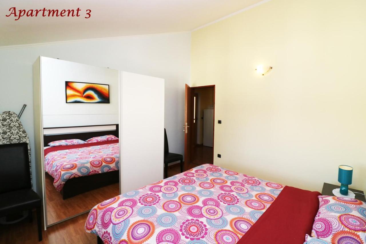 Old Town Rooms And Apartment Poreč Eksteriør billede