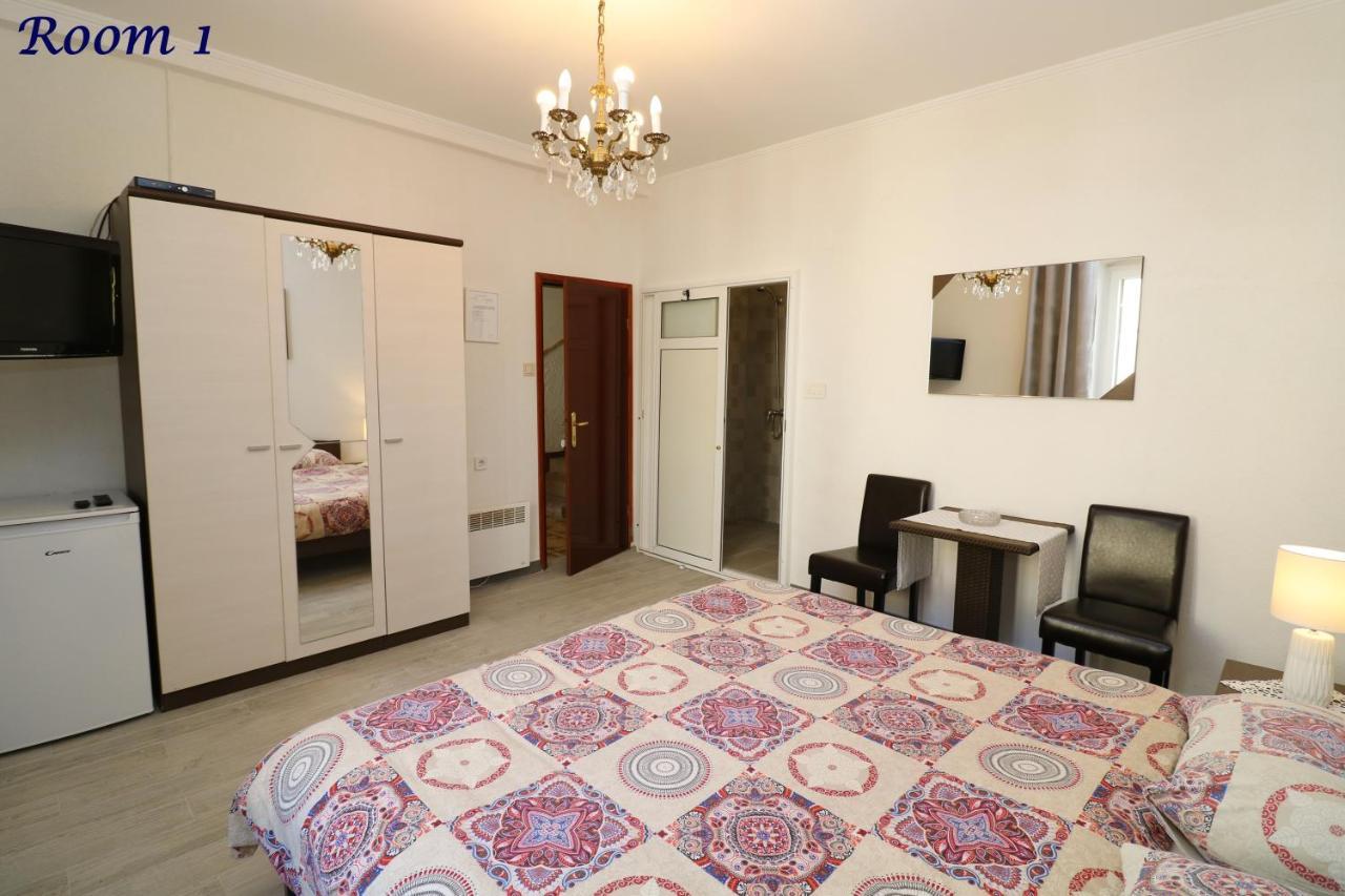 Old Town Rooms And Apartment Poreč Eksteriør billede